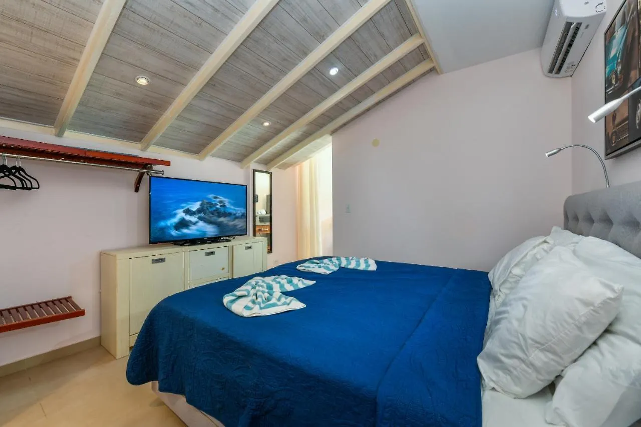 **** Aparthotel Boutique Hotel Swiss Paradise Aruba Villas And Suites Palm Beach Aruba