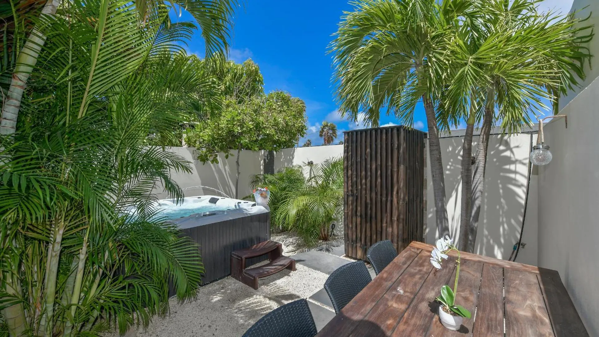 Boutique Hotel Swiss Paradise Aruba Villas And Suites Palm Beach 4*,